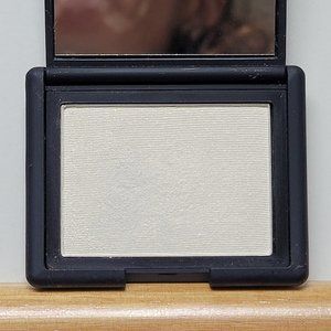 Nars ALBATROSS Highlighting Powder (0.16 oz.)